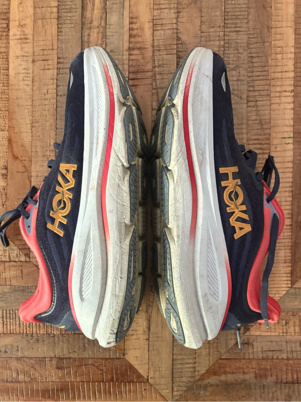 Men’s 8.5 Hoka Bondi 9 Road Running shoes GUC